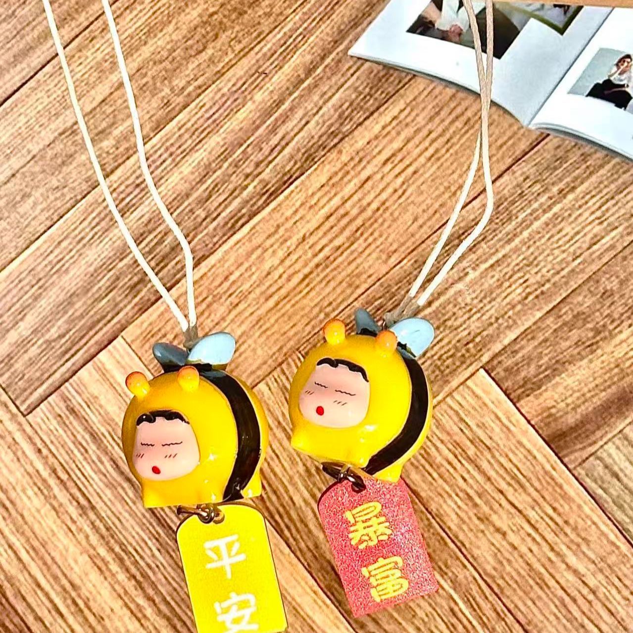 Crayon Shin-chan Bee Cosplay F - Decorative Mirror ulasan dan harga