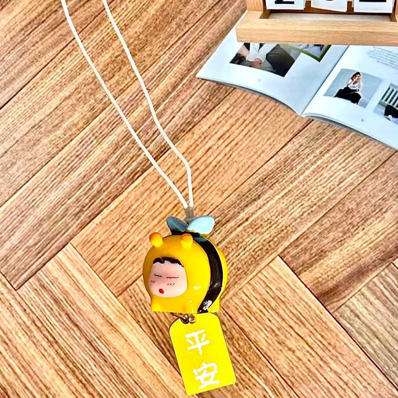 Crayon Shin-chan Bee Cosplay F - Decorative Mirror ulasan dan harga